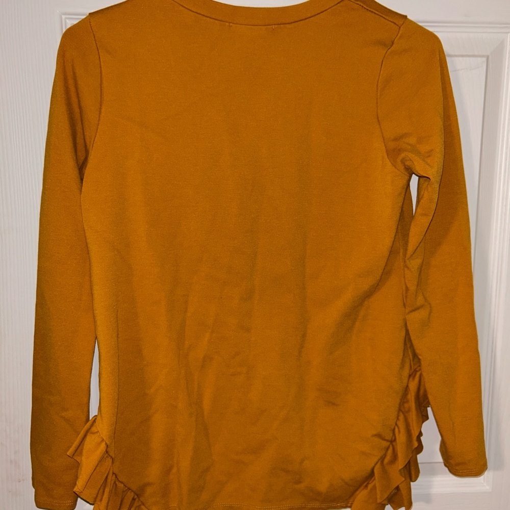 Betseys Boutique Shop Golden Ruffle Hem Long Sleeve Blouse - Picture 3 of 3